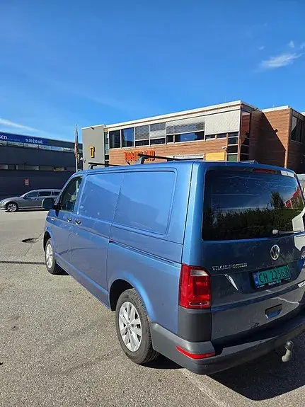 Volkswagen Transporter 2017 photo 2