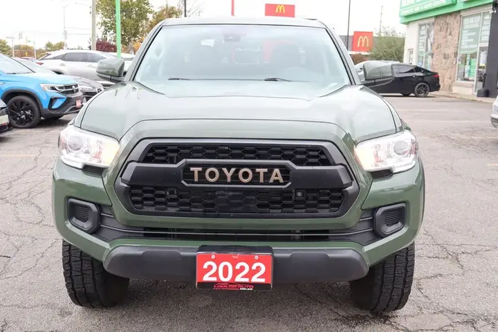 Toyota Tacoma 2022 photo 2