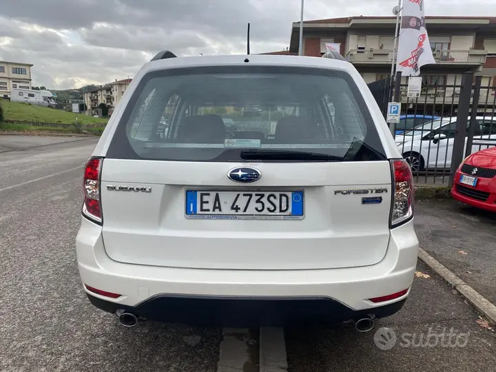 Subaru Forester 2010 photo 3