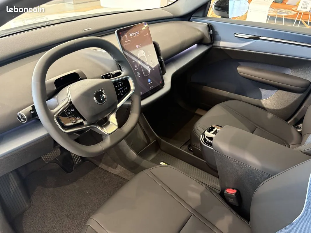 Volvo Ex30 2025 photo 2