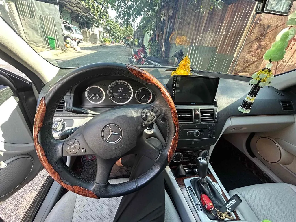 Mercedes-Benz C-Class 2009 photo 4