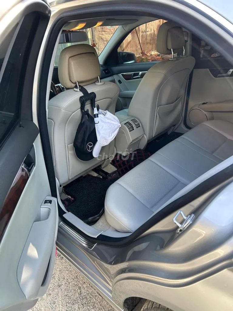 Mercedes-Benz C-Class 2009 photo 3