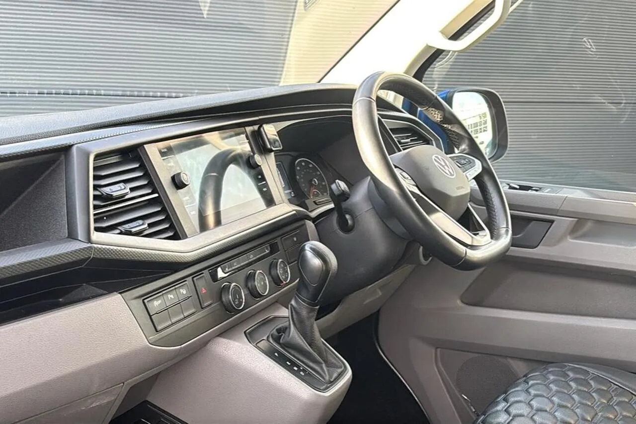 Volkswagen Transporter 2022 photo 3