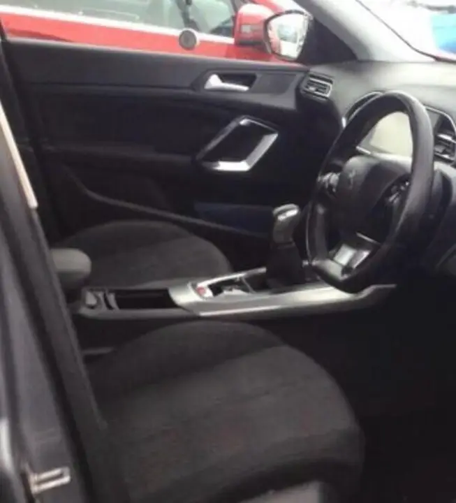 Peugeot 308 2015 photo 4