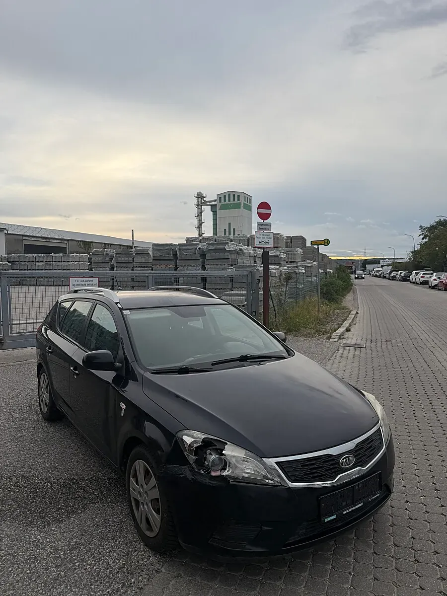 Kia Ceed 2009 photo 2