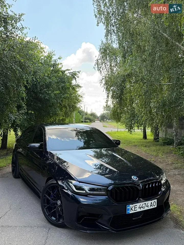 BMW 5 Series 2017 photo 2