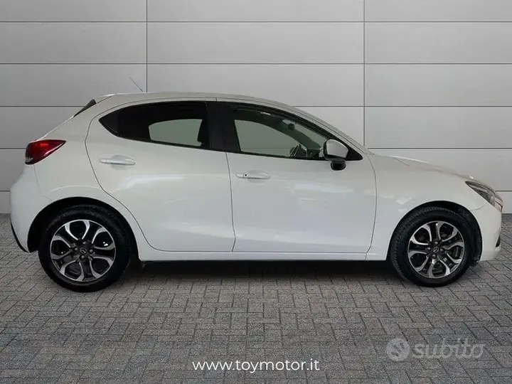 Mazda Mazda2 2016 photo 4
