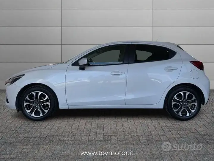 Mazda Mazda2 2016 photo 3