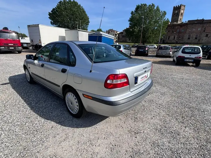 Volvo V40 2001 photo 4