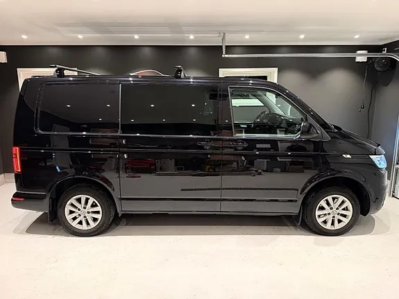 Volkswagen Transporter 2021 photo 2