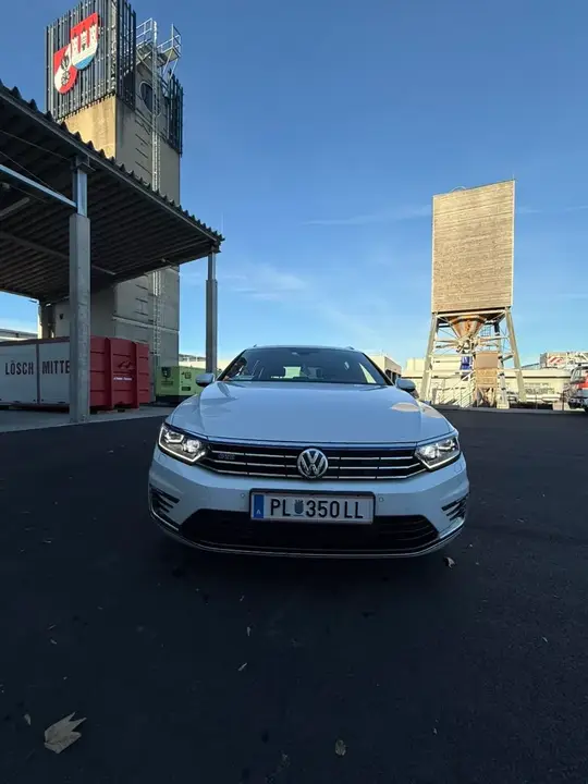 Volkswagen Passat 2018 photo 2