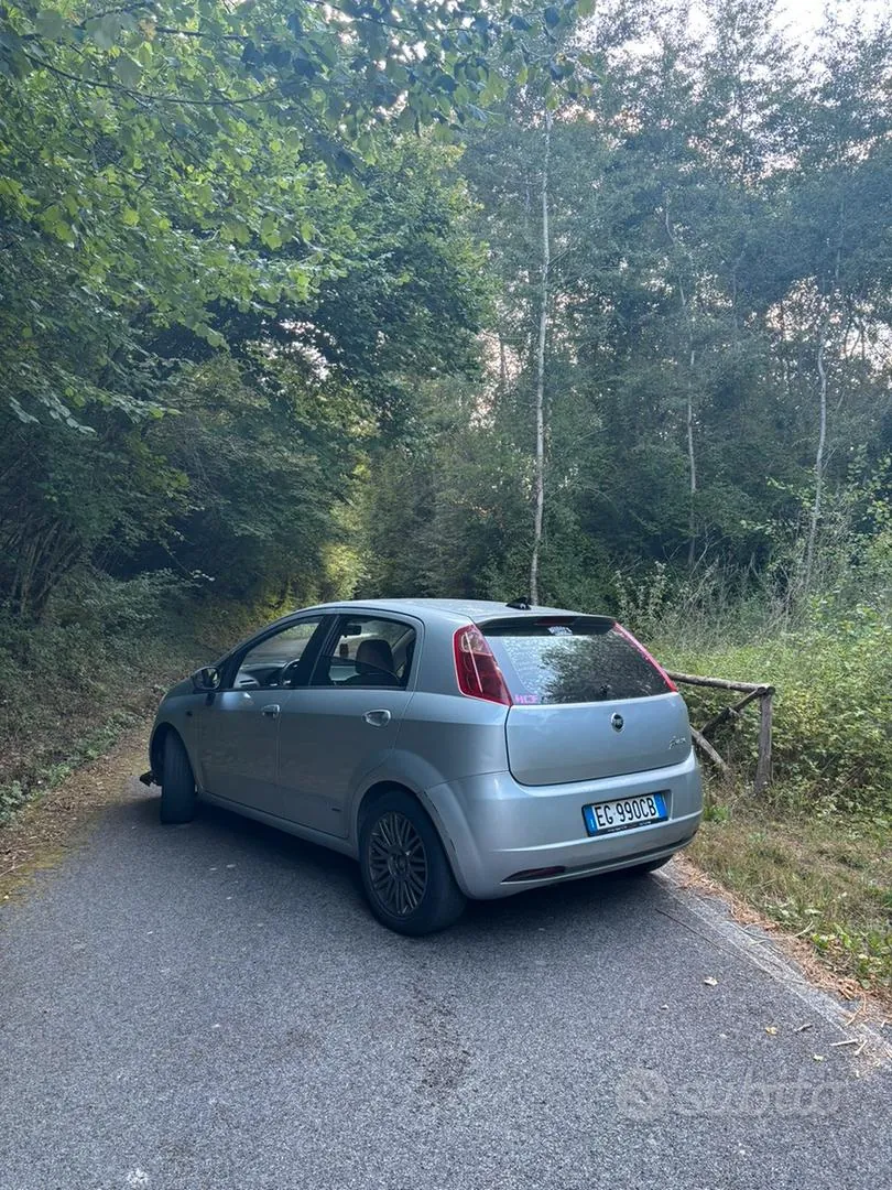 Fiat Grande Punto 2008 photo 2