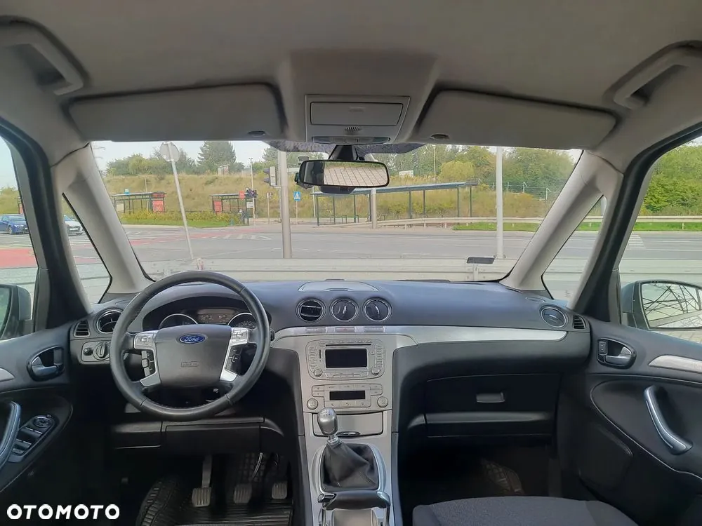 Ford Galaxy 2010 photo 5