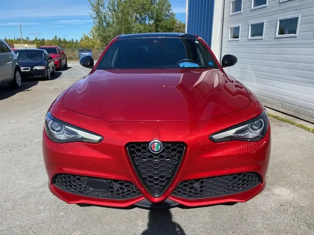 Alfa Romeo Giulia 2022 photo 5