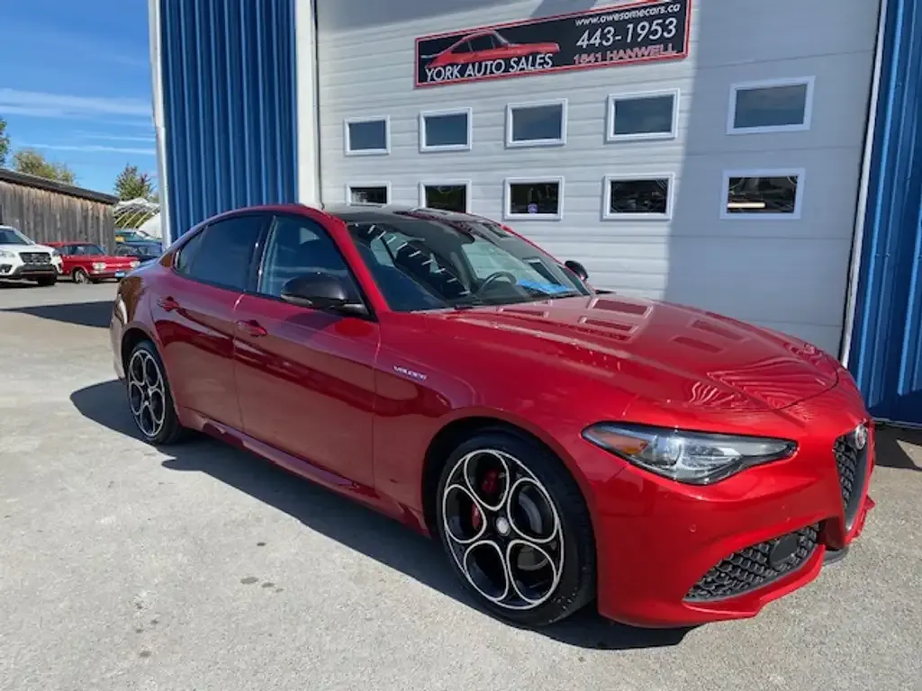 Alfa Romeo Giulia 2022 photo 3