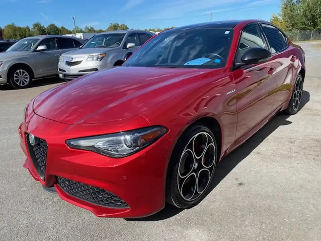 Alfa Romeo Giulia 2022 photo 2