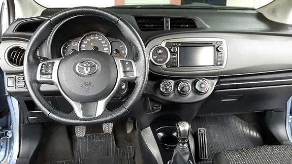 Toyota Yaris 2013 photo 4