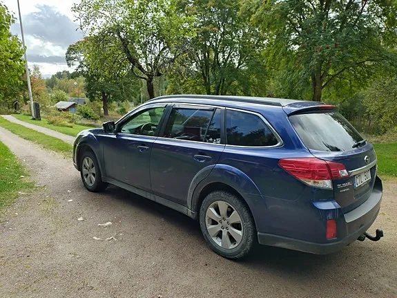 Subaru Outback 2012 photo 3