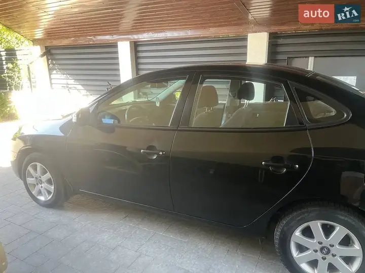 Hyundai Elantra 2011 photo 4