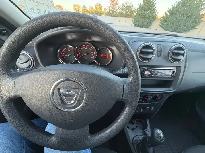 Dacia Logan 2014 photo 3