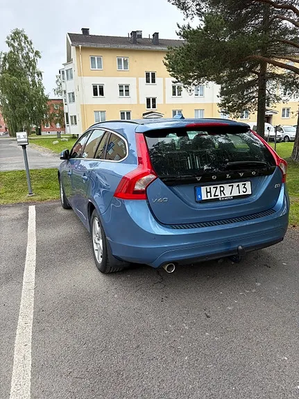 Volvo V60 2016 photo 2