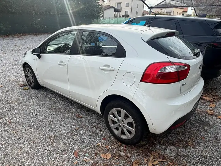 Kia Rio 2013 photo 2