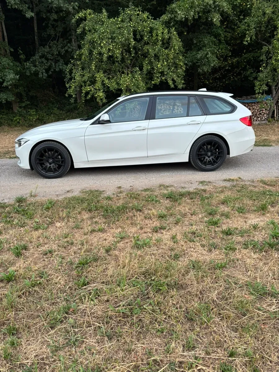 BMW 3 Series 2015 photo 2