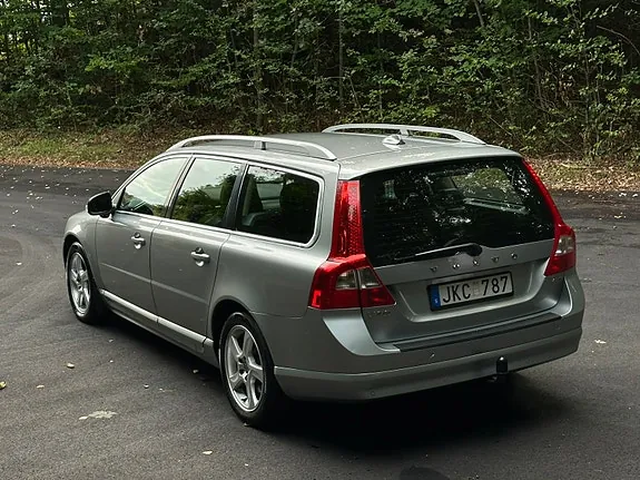Volvo V70 2008 photo 2