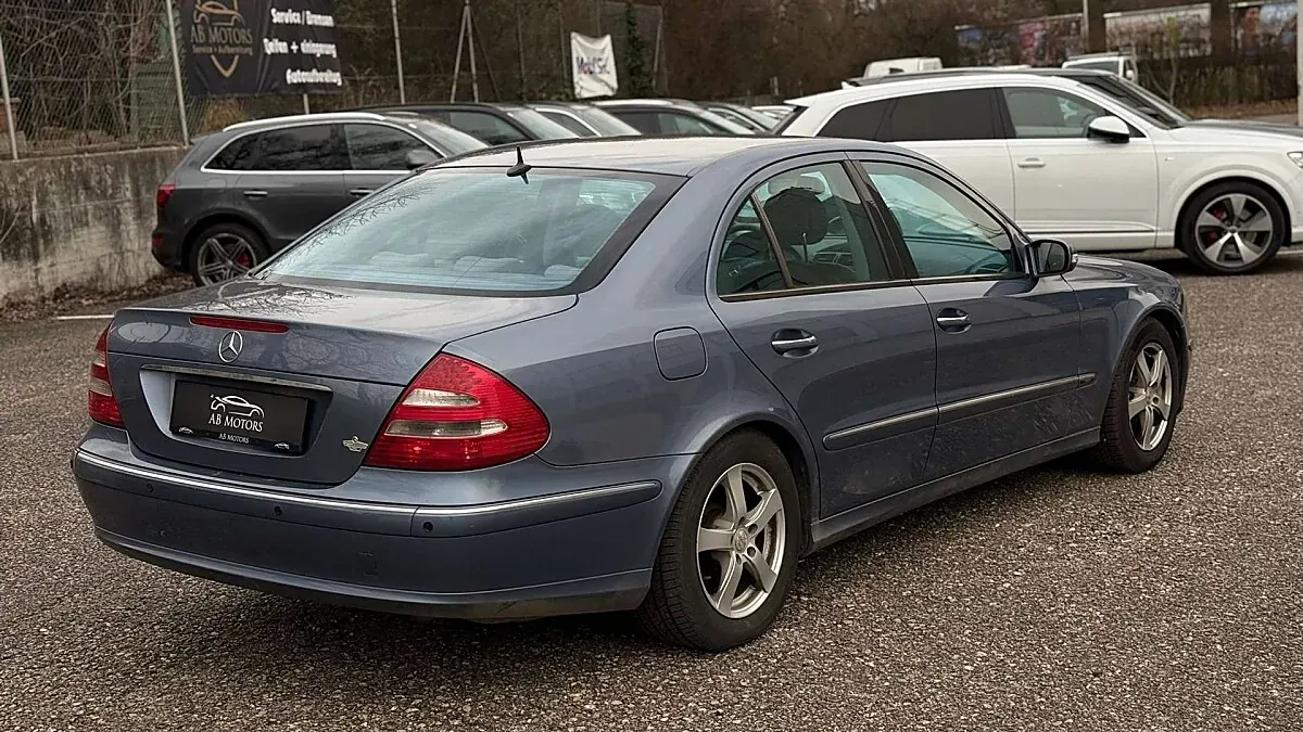 Mercedes-Benz E-Class 2003 photo 4