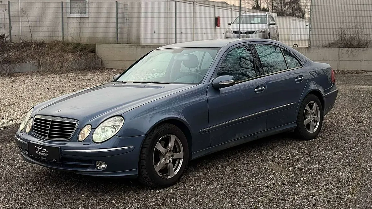Mercedes-Benz E-Class 2003 photo 3