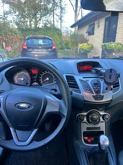 Ford Fiesta 2010 photo 5