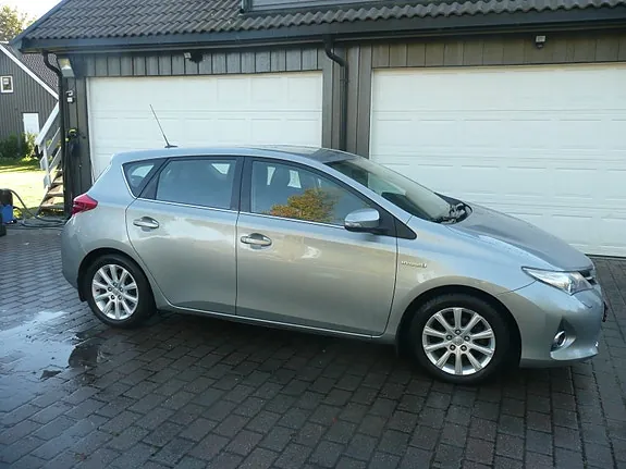 Toyota Auris 2013 photo 3