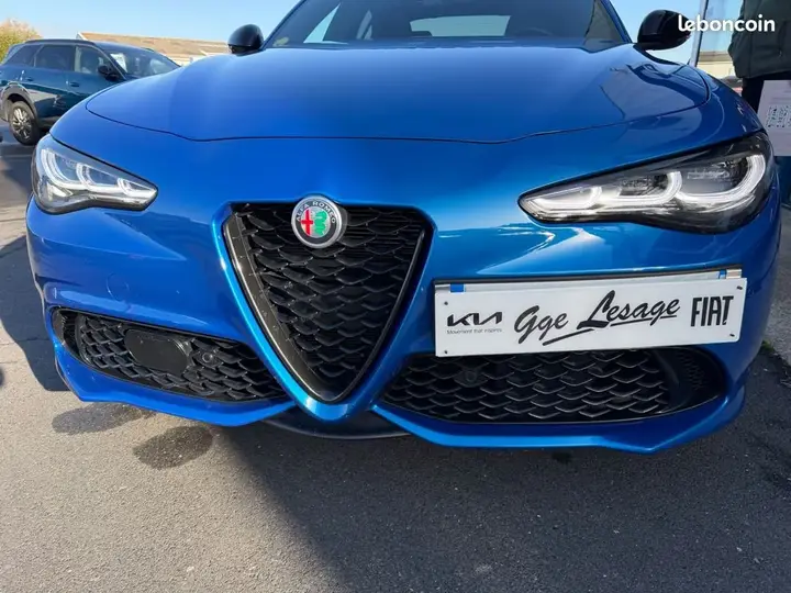 Alfa Romeo Giulia 2025 photo 2