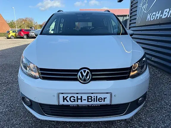 Volkswagen Touran 2014 photo 2
