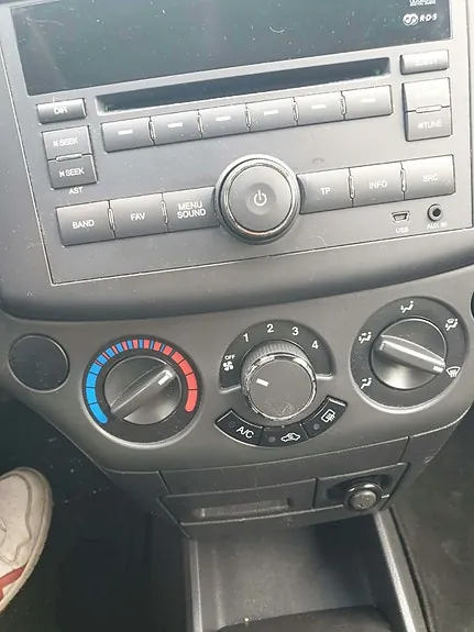 Chevrolet Aveo 2010 photo 3