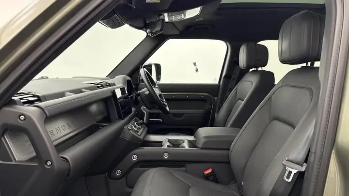 Land Rover Defender 110 2025 photo 3