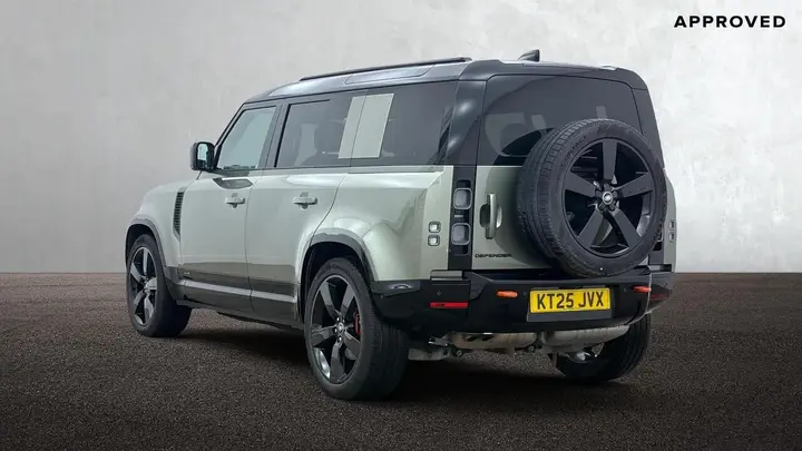 Land Rover Defender 110 2025 photo 2