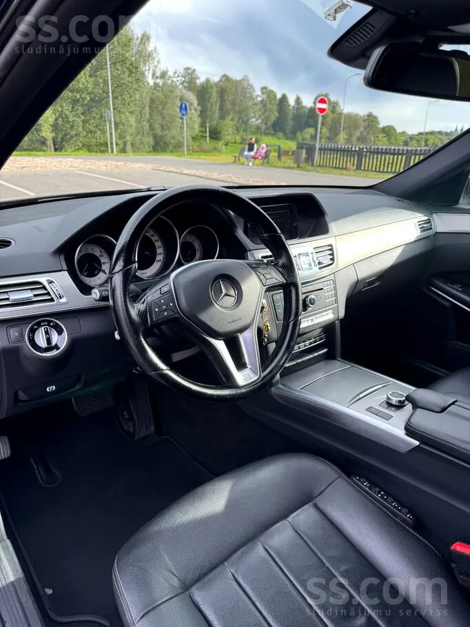 Mercedes-Benz E250 2017 photo 4