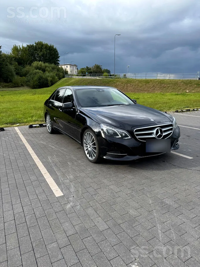 Mercedes-Benz E250 2017 photo 2