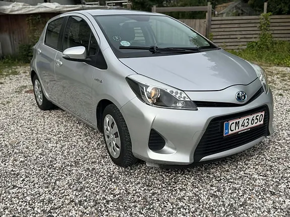 Toyota Yaris 2012 photo 3