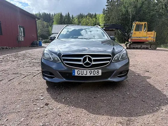Mercedes-Benz E 220 2014 photo 2