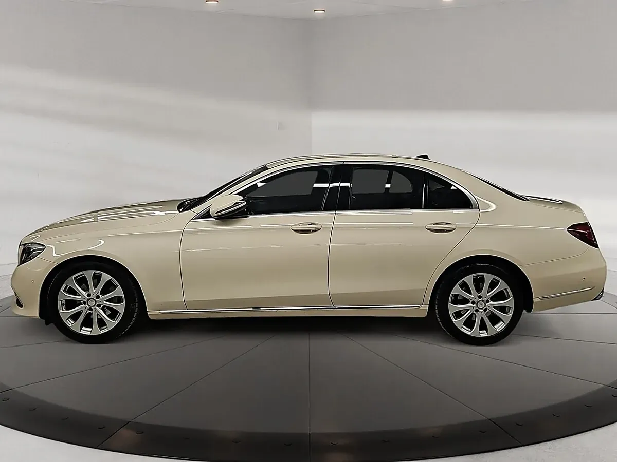 Mercedes-Benz E-Class 2018 photo 2