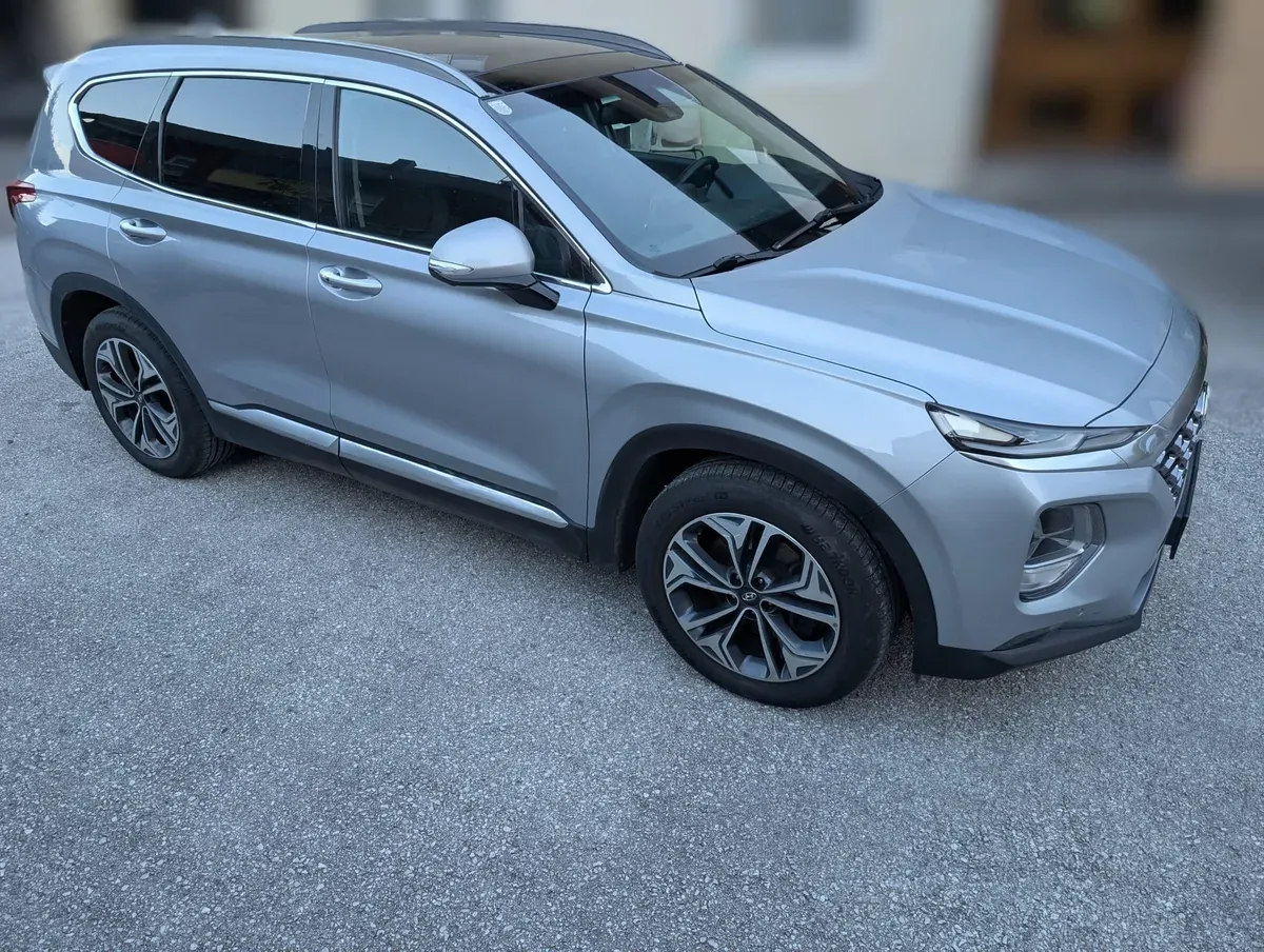 Hyundai Santa Fe 2019 photo 2