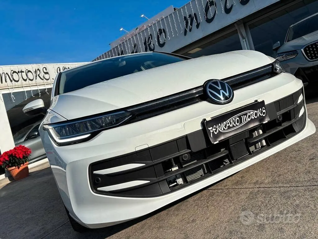 Volkswagen Golf 2025 photo 4