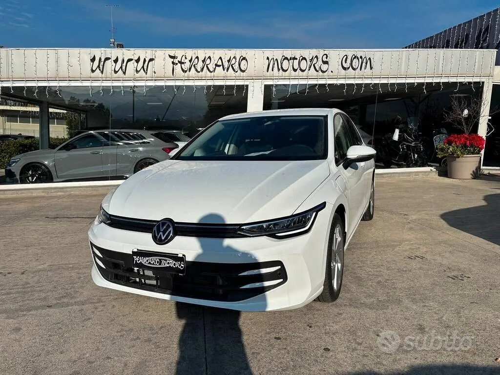 Volkswagen Golf 2025 photo 2