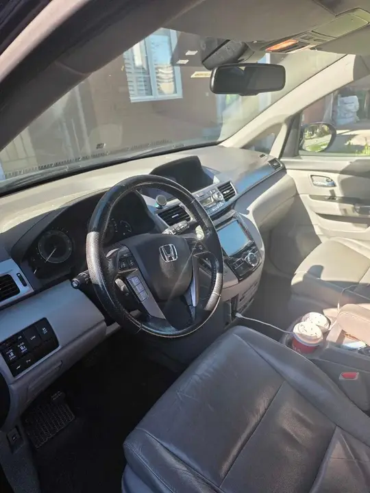 Honda Odyssey 2015 photo 2