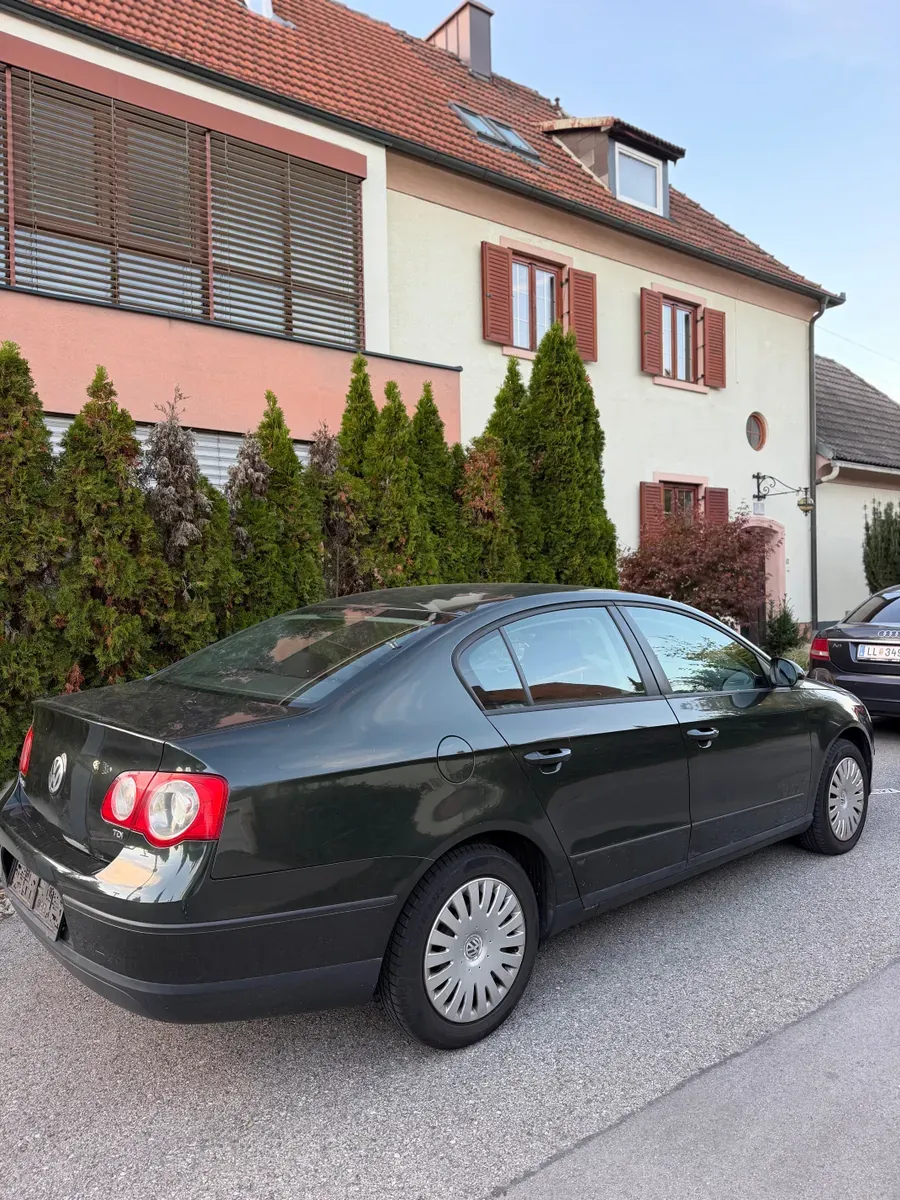 Volkswagen Passat 2005 photo 2