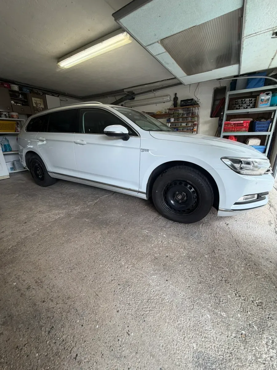 Volkswagen Passat 2016 photo 2