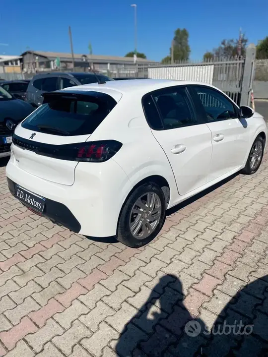 Peugeot 208 2020 photo 4