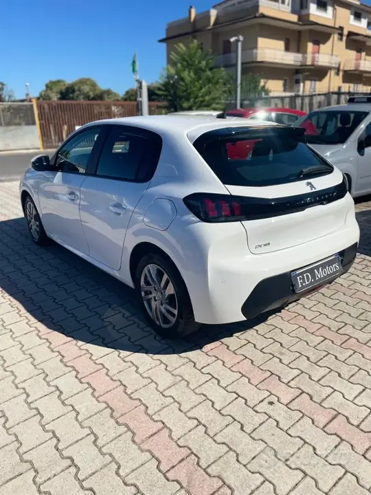 Peugeot 208 2020 photo 5
